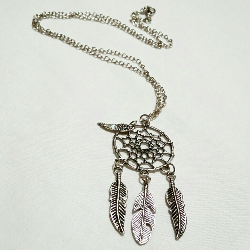 2/$22☆Dream catcher necklace